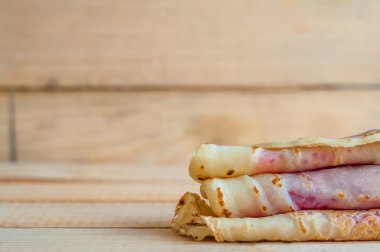 reçel ile lezzetli gözleme