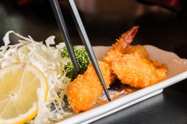 Kızarmış karides topları, Karides börek.