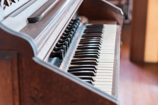 Clés de piano antiques et style vintage en bois . — Photo