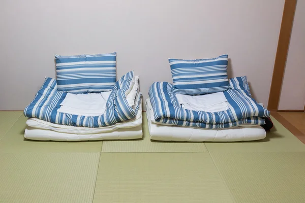 Twin madrass på Tatami mattor — Stockfoto