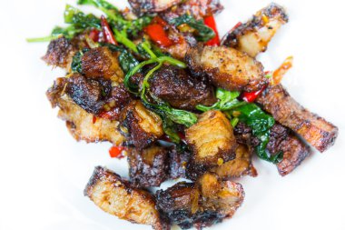 Tayland yemeği kızarmış fesleğen gevrek domuz eti ile / yastık kra prao moo yemeklerimizi.