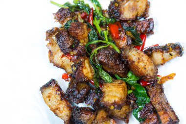 Tayland yemeği kızarmış fesleğen gevrek domuz eti ile / yastık kra prao moo yemeklerimizi.