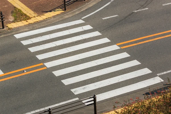 Városi gyalogos crosswalk. — Stock Fotó