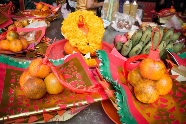 Muster aus Papier und orangefarbenem, chinesischem oder lunarem Neujahr für — Stockfoto