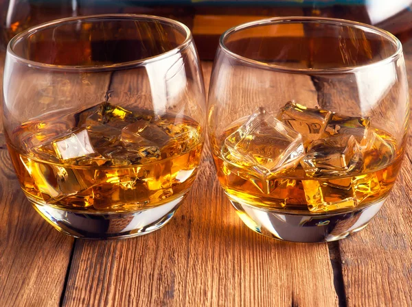 Bourbon whisky w szklance — Zdjęcie stockowe