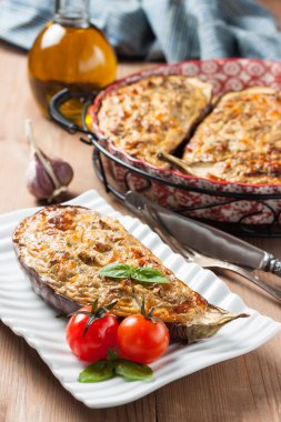 fırında patlıcan dolması