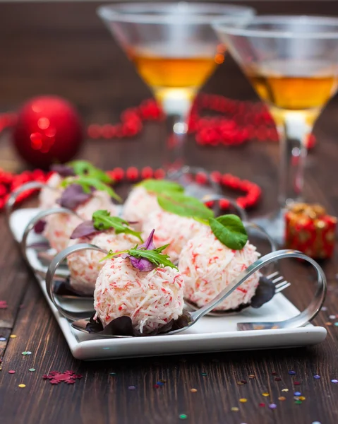 Yengeç-peynir topları meze