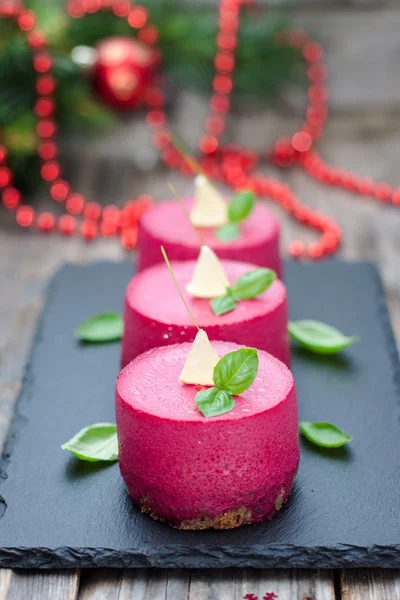 Pancar mousse ile ringa balığı