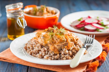 Et, domates sos ihtiva eder