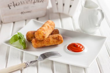 Peynirli tavuk kroket