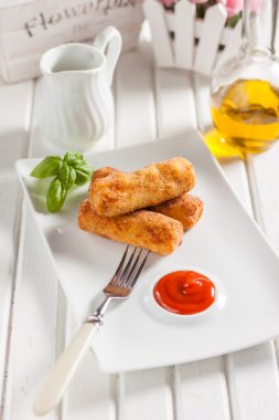 Peynirli tavuk kroket