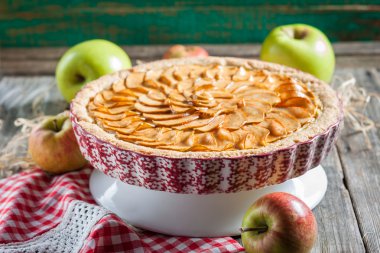 elmalı turta süzme peynir ile.