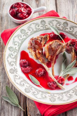 Kiraz soslu kuzu raf