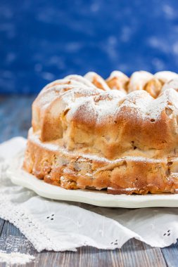 elmalı turta. Charlotte.