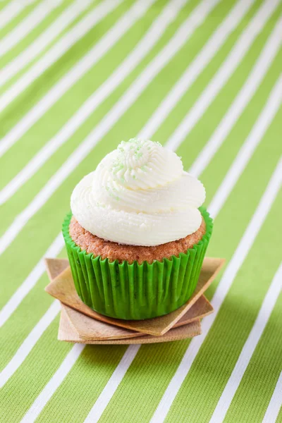 緑のクリーム ケーキ — ストック写真