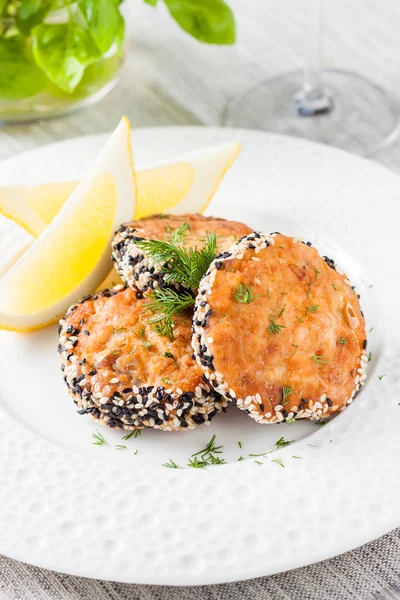 Fish cutlets breaded in sesame. — Stock Photo, Image