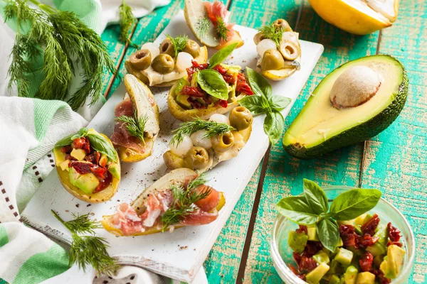 Patatas rellenas de verduras . —  Fotos de Stock