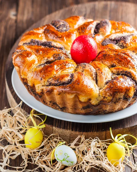 Easter yeast cake with poppy seeds — Stock Photo, Image