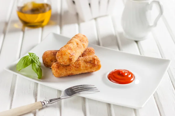 Croquetes de frango com queijo — Fotografia de Stock