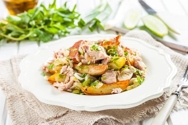 Salade van gebakken aardappelen — Stockfoto