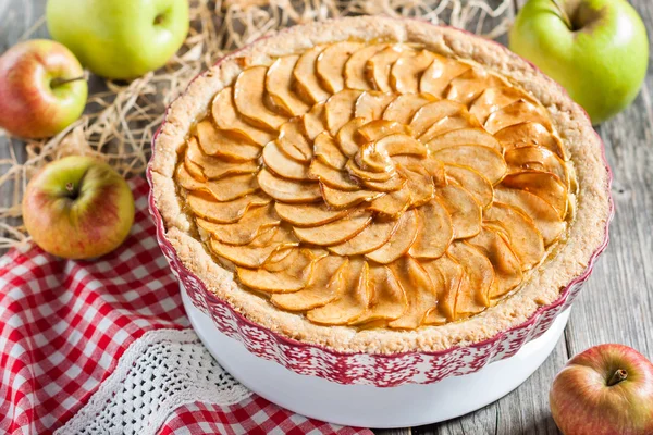 elmalı turta süzme peynir ile.