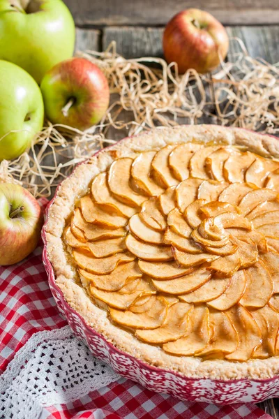 Tarta de manzana con requesón . — Foto de Stock