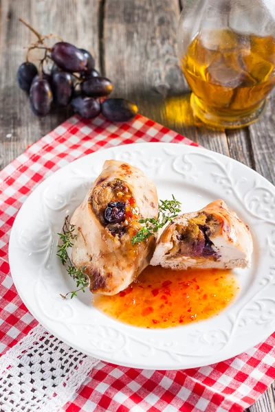 Peito de frango recheado — Fotografia de Stock