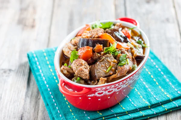 Patlıcan soslu kızarmış kuzu