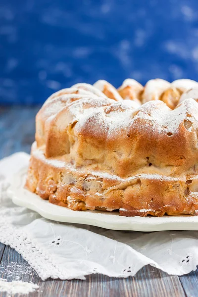 elmalı turta. Charlotte.