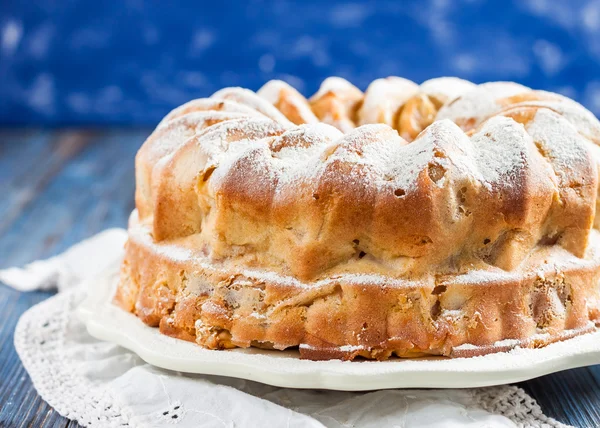 elmalı turta. Charlotte.