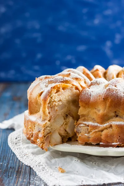 elmalı turta. Charlotte.