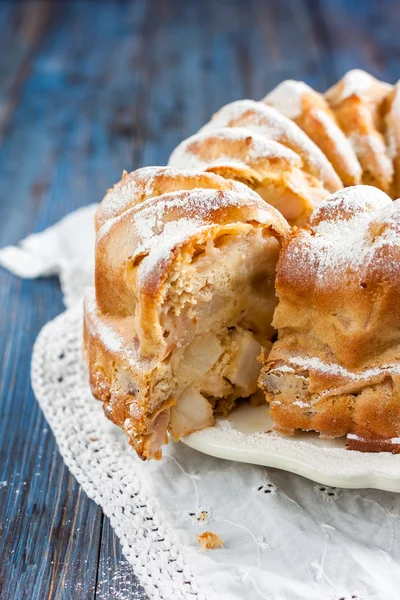 elmalı turta. Charlotte.