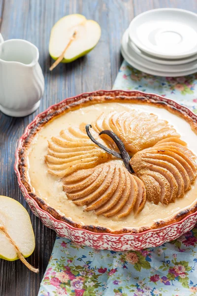 Pastel de verano con crema brulee — Foto de Stock