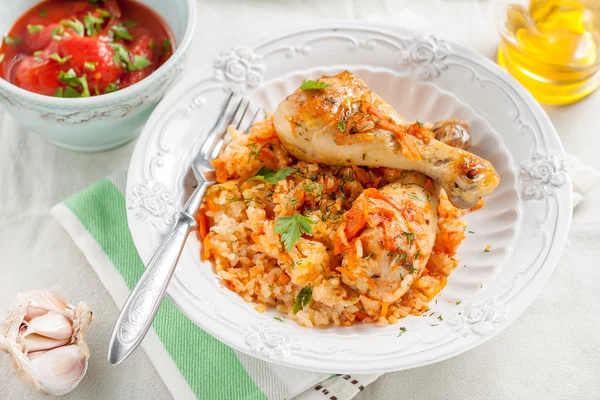 Tavuklu pilav ve sebze.