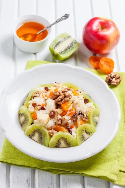 Rice porridge with fruits — Stockfoto