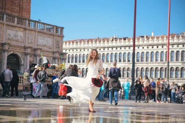 Novia europea en Venecia —  Fotos de Stock