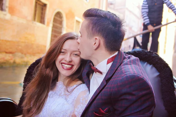 Un jeune couple à Venise — Photo