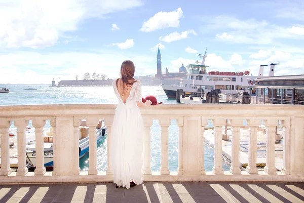 Joven novia europea en Venecia —  Fotos de Stock