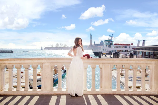 Joven novia europea en Venecia —  Fotos de Stock