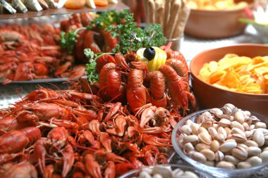 Kerevit. Kanser. Pişmiş Yengeç yemek için