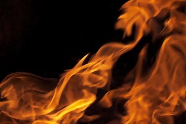 Alevler - arka plan bulanık