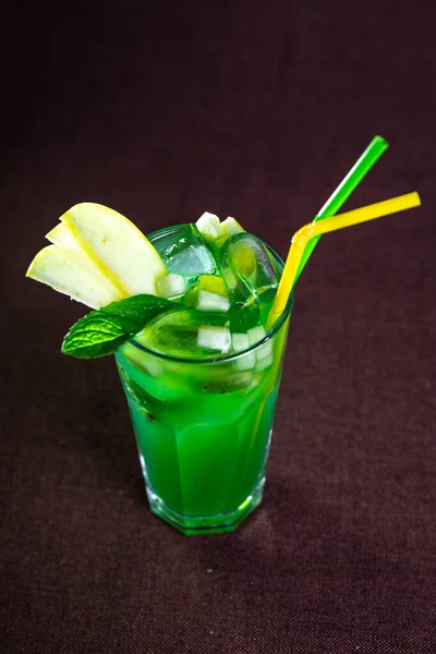 Limonade Verte Aux Pommes Menthe Dans Verre — Photo