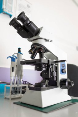 Laboratuvarda çalışmak için profesyonel mikrofonlar