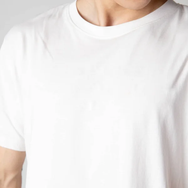 Bílé Pánské Tričko Zblízka Modelu — Stock fotografie