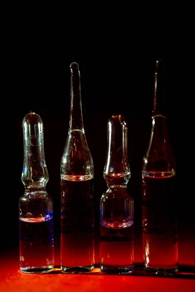 Скляні Медичні Флакони Вакциною Чорному Тлі — стокове фото