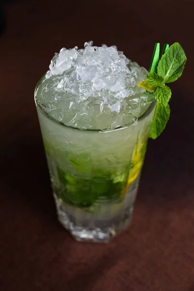 Cocktail Vert Froid Avec Glace Menthe Dans Café — Photo