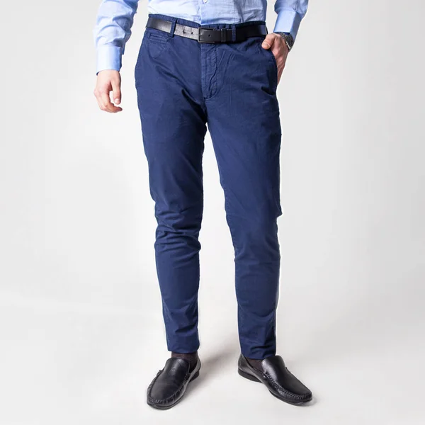 Gars Pantalon Bleu Foncé Contre Mur — Photo