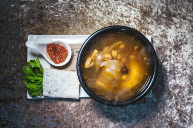 Nohut ve kıymalı ev yapımı çorba..