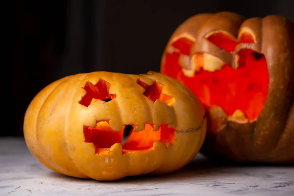 Boldog Halloweent Tökök Gyertyák Összetétele Sötétben — Stock Fotó