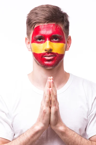 Priez pour l'Espagne. Espagne fans de football prient pour le jeu Espagne équipe nationale sur fond blanc . — Photo